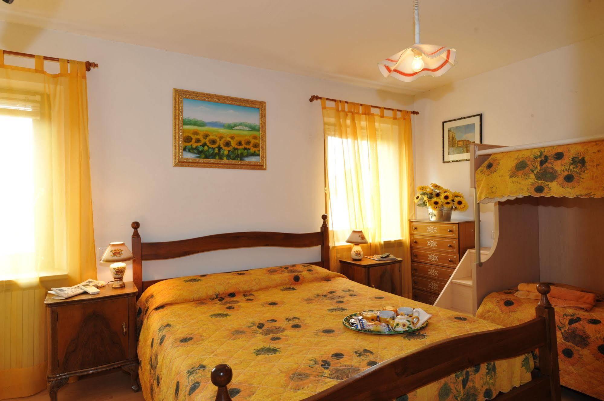 B&B Il Girasole Валеджо-суль-Минчо Экстерьер фото