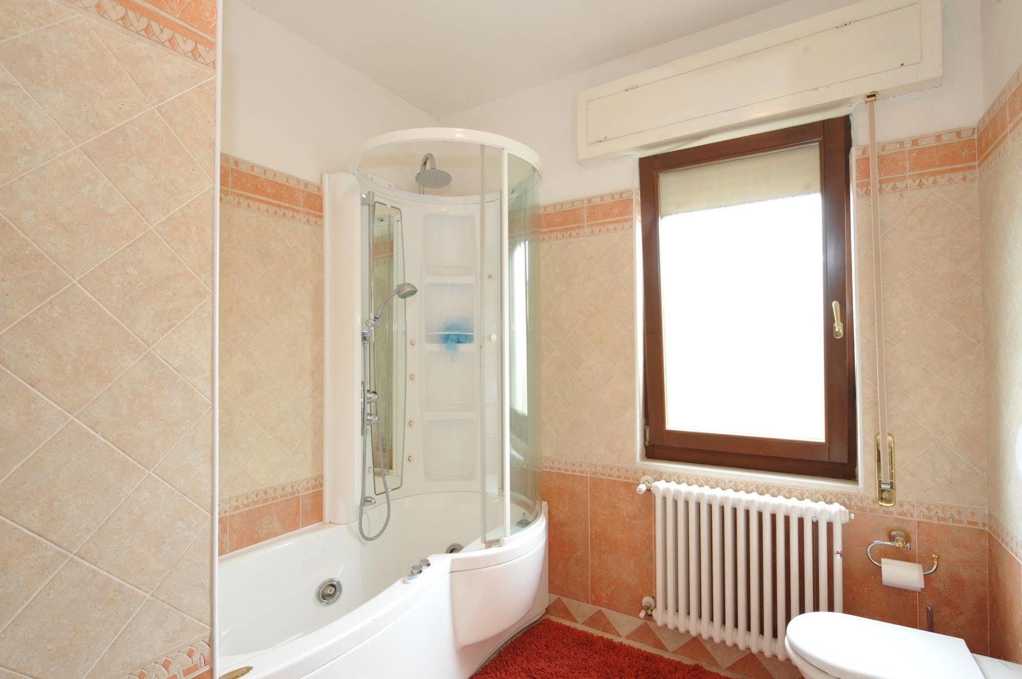B&B Il Girasole Валеджо-суль-Минчо Экстерьер фото